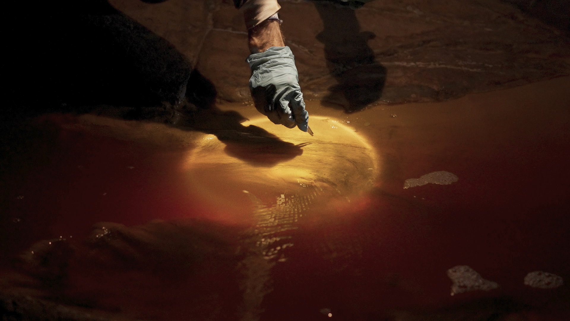 img_dgal_6aa428831efbaCOMO_TODO_MORTAL_Still4.jpg